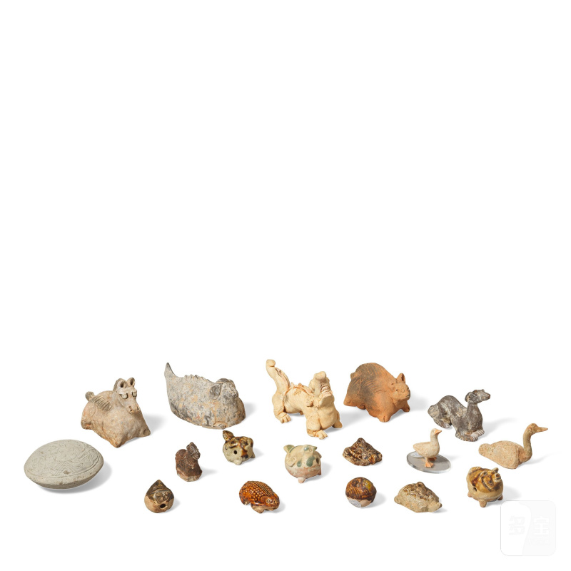 漢及更晚 陶動物俑及紙鎮一組 | A GROUP OF POTTERY ANIMALS AND WEIGHTS